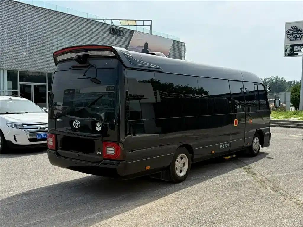 2020 Toyota Coaster 4.0L Manual — миниатюра 7