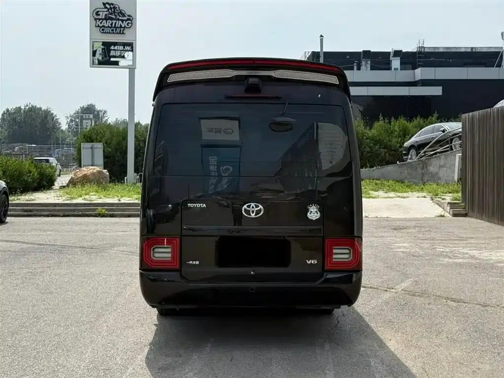 2020 Toyota Coaster 4.0L Manual — миниатюра 8