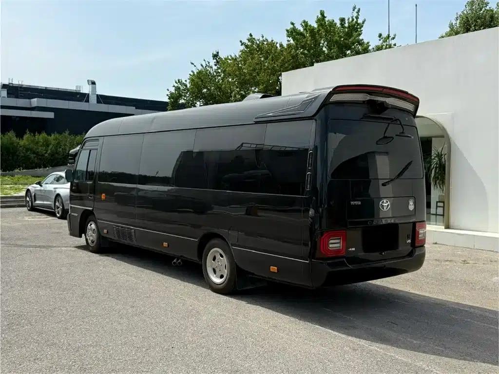 2020 Toyota Coaster 4.0L Manual — миниатюра 9