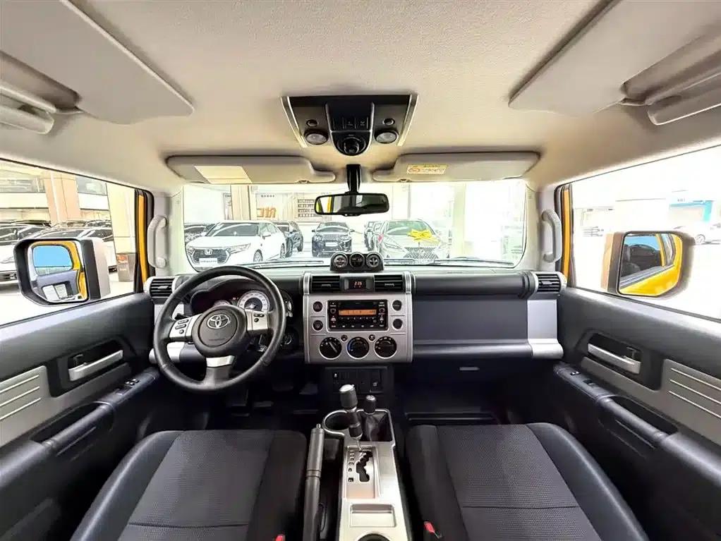 2019 FJ Cruiser 4.0L Middle East Edition — миниатюра 13