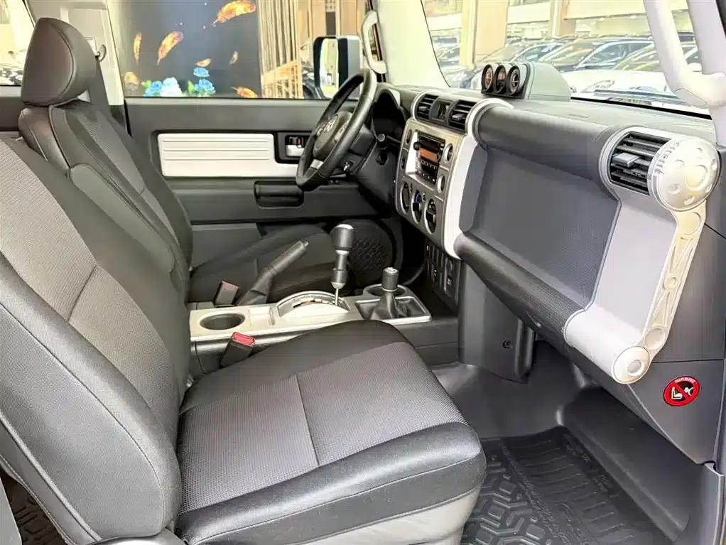 2019 FJ Cruiser 4.0L Middle East Edition — миниатюра 25