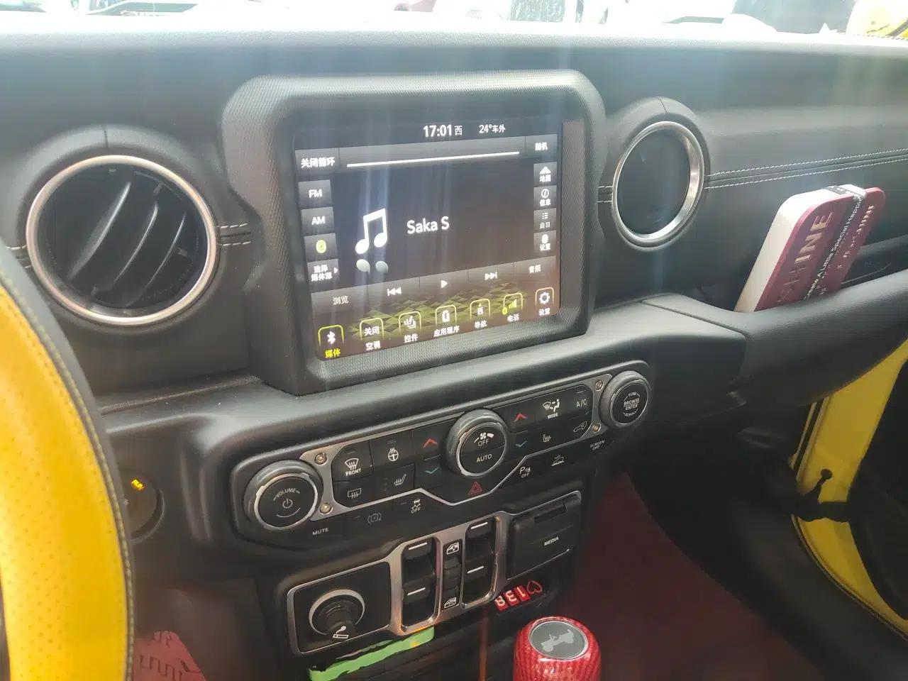 Jeep Wrangler New Energy 2022 Four-Door 2.0T 4xe Sahara Fluorescent Yellow Limited Edition — миниатюра 13