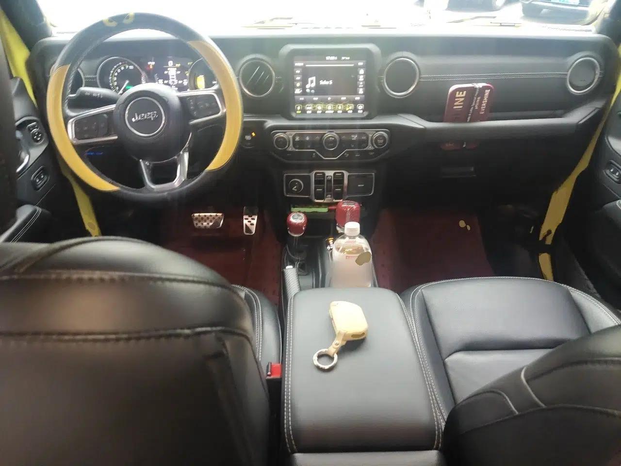 Jeep Wrangler New Energy 2022 Four-Door 2.0T 4xe Sahara Fluorescent Yellow Limited Edition — миниатюра 9