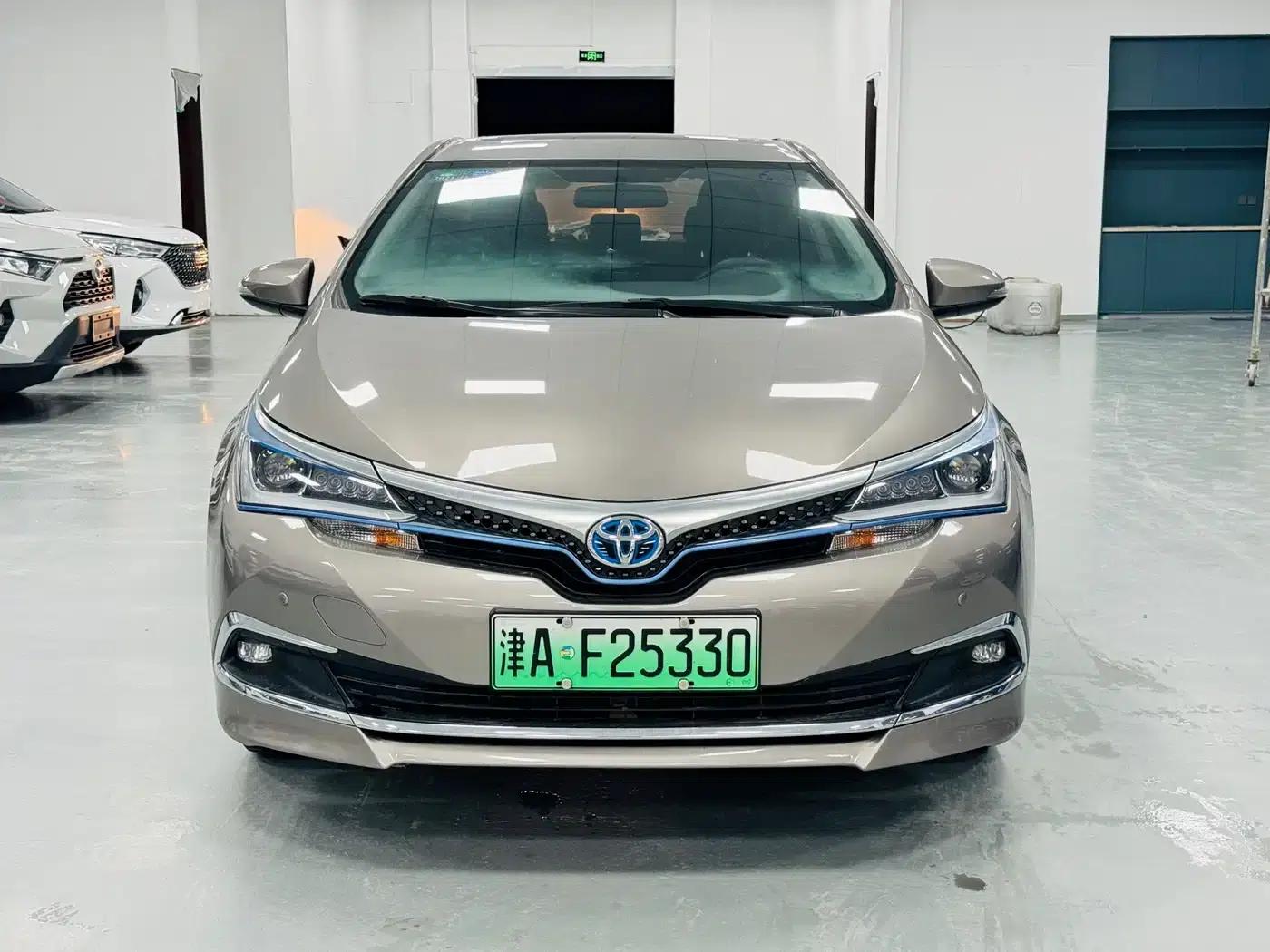 Corolla Hybrid E+ 2019 1.8L E-CVT Leading Edition — миниатюра 2