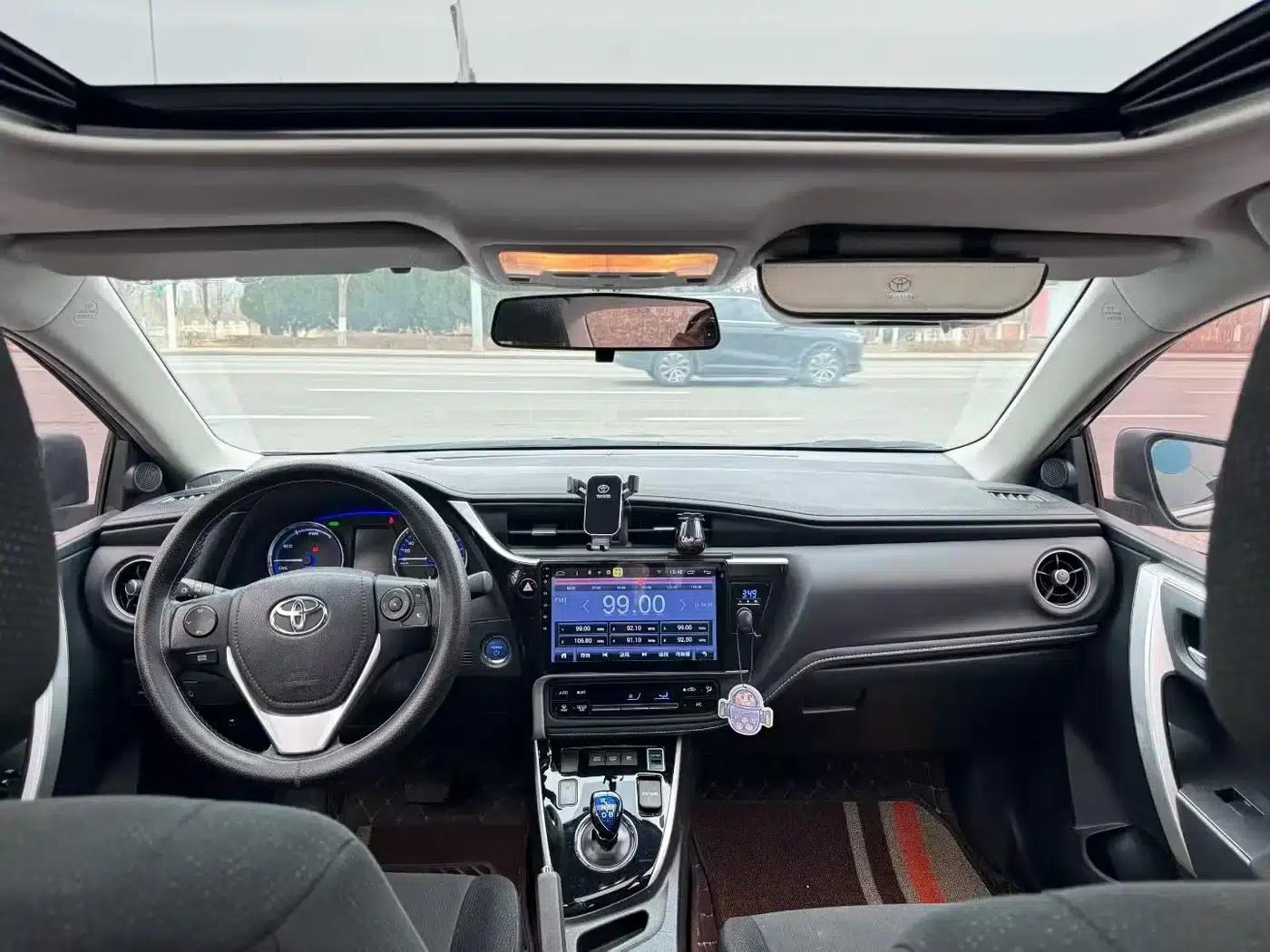 Corolla Hybrid E+ 2019 1.8L E-CVT Leading Edition — миниатюра 5