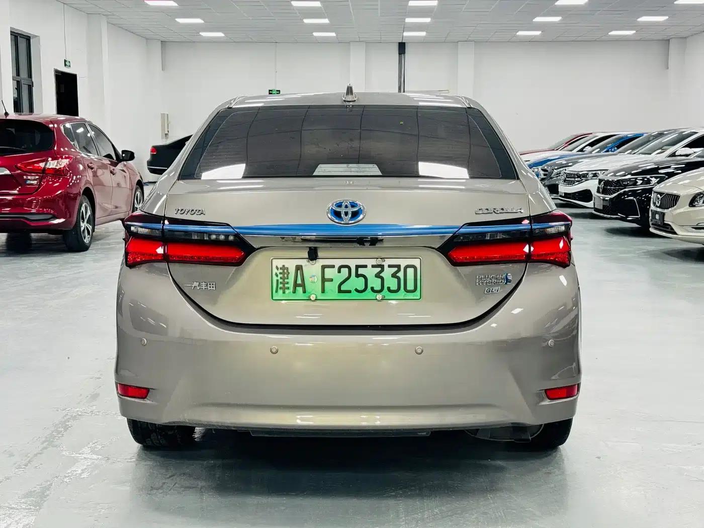 Corolla Hybrid E+ 2019 1.8L E-CVT Leading Edition — миниатюра 8