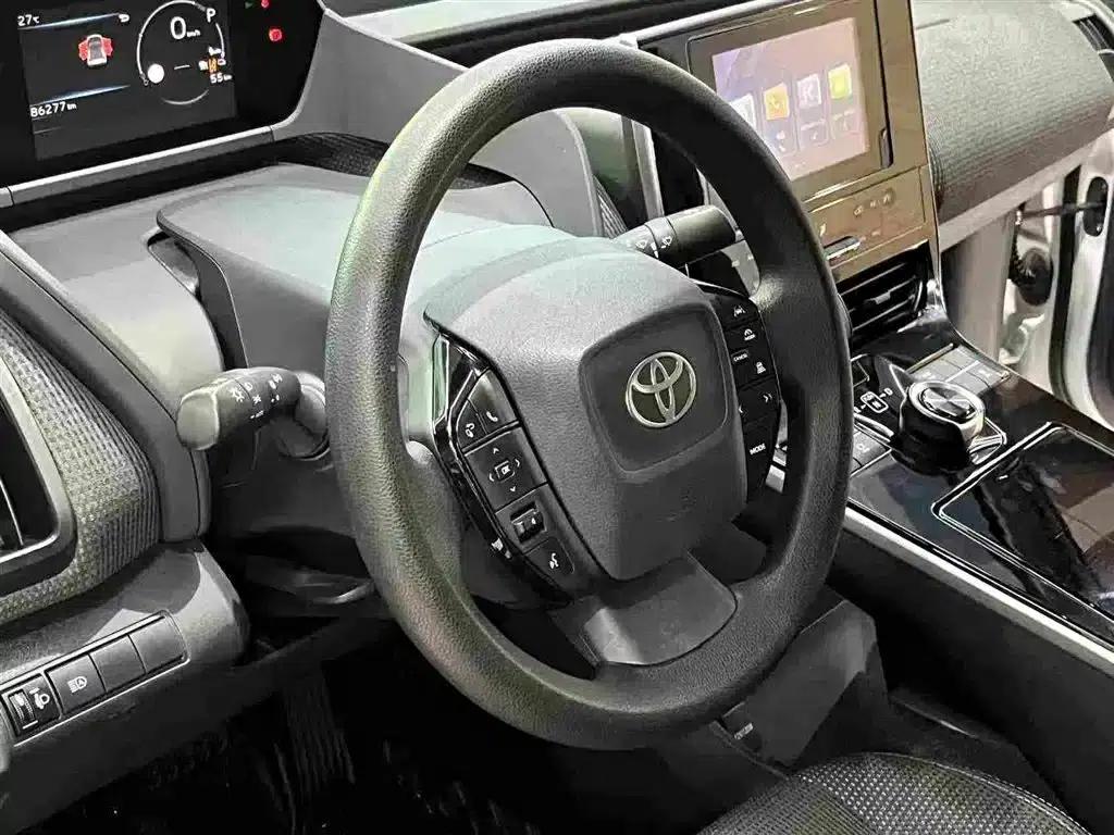 FAW Toyota bZ4X 2022 Two-Wheel Drive Long Range JOY Edition — миниатюра 19