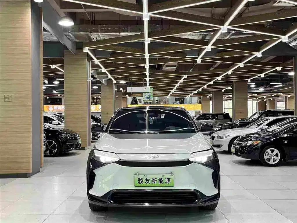 FAW Toyota bZ4X 2022 Two-Wheel Drive Long Range JOY Edition — миниатюра 3