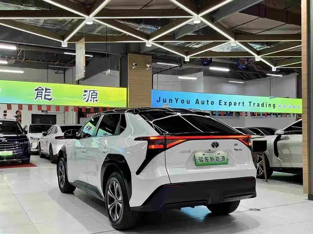 FAW Toyota bZ4X 2022 Two-Wheel Drive Long Range JOY Edition — миниатюра 4