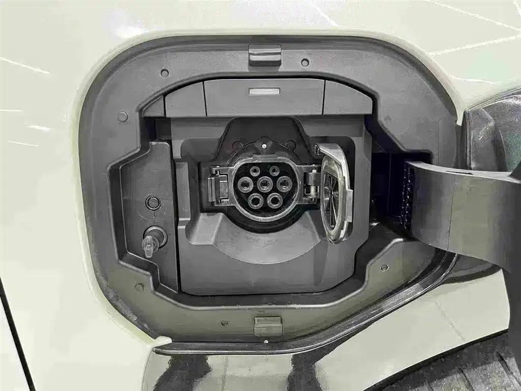 FAW Toyota bZ4X 2022 Two-Wheel Drive Long Range JOY Edition — миниатюра 8