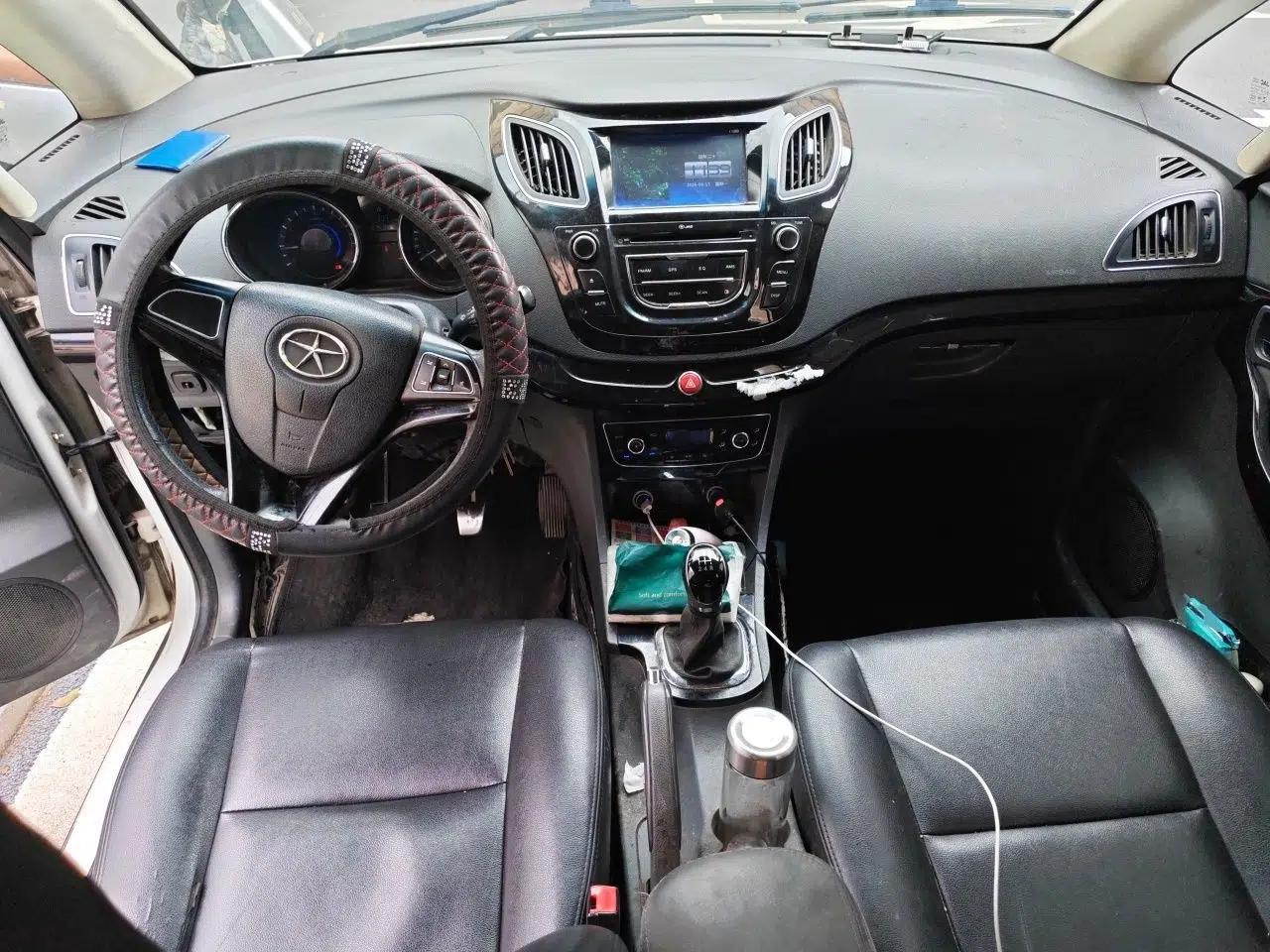 JAC Group Refine M2 2013 1.5L Manual Luxury 5-Seater — миниатюра 9