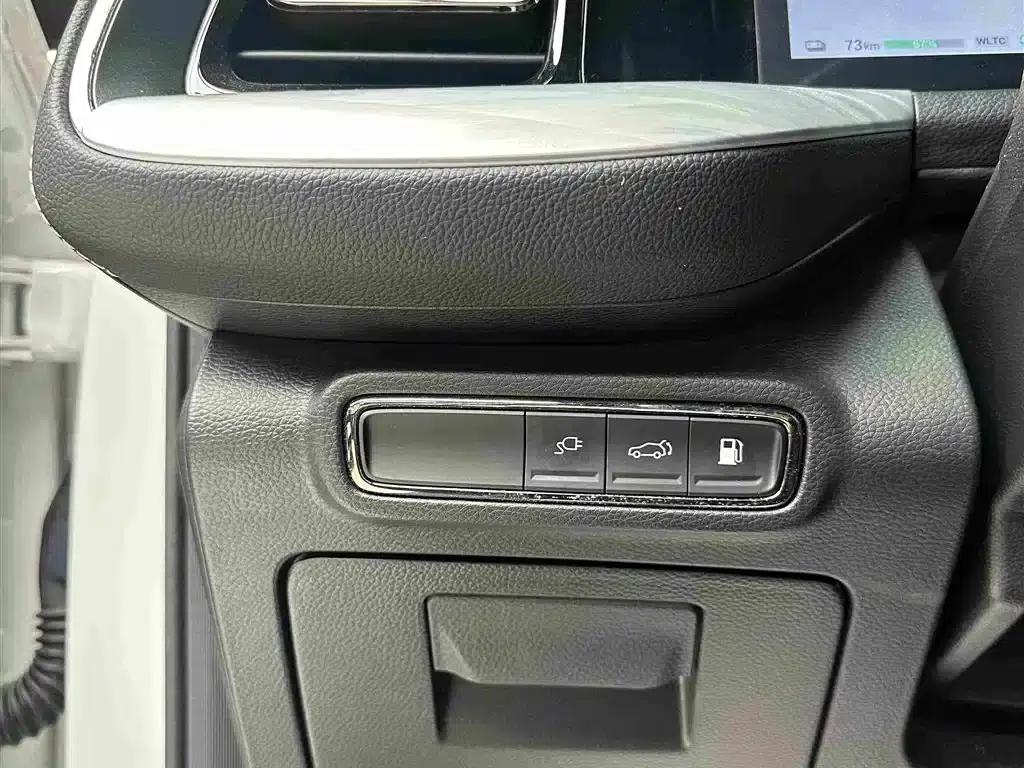 Trumpchi ES9 2024 PHEV 143km New Year Edition — миниатюра 15