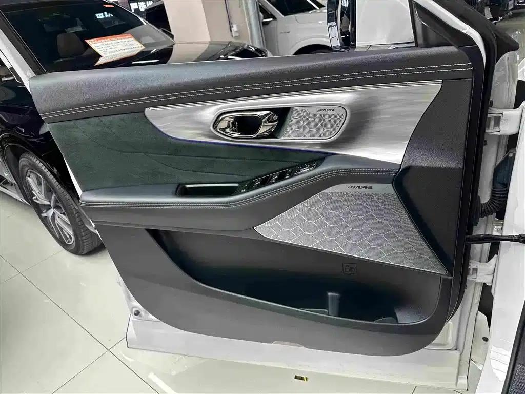 Trumpchi ES9 2024 PHEV 143km New Year Edition — миниатюра 16