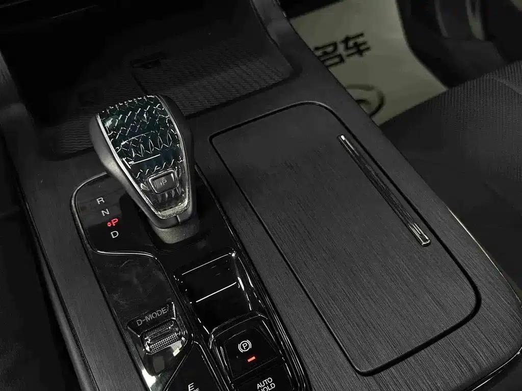 Trumpchi ES9 2024 PHEV 143km New Year Edition — миниатюра 25