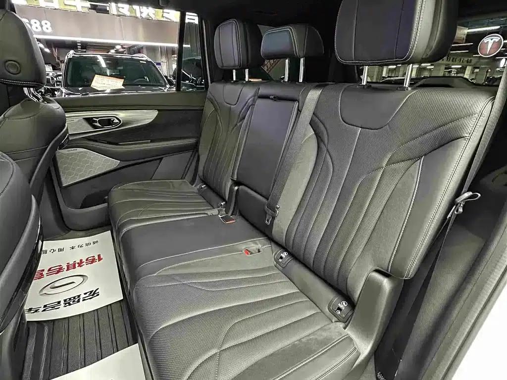 Trumpchi ES9 2024 PHEV 143km New Year Edition — миниатюра 32