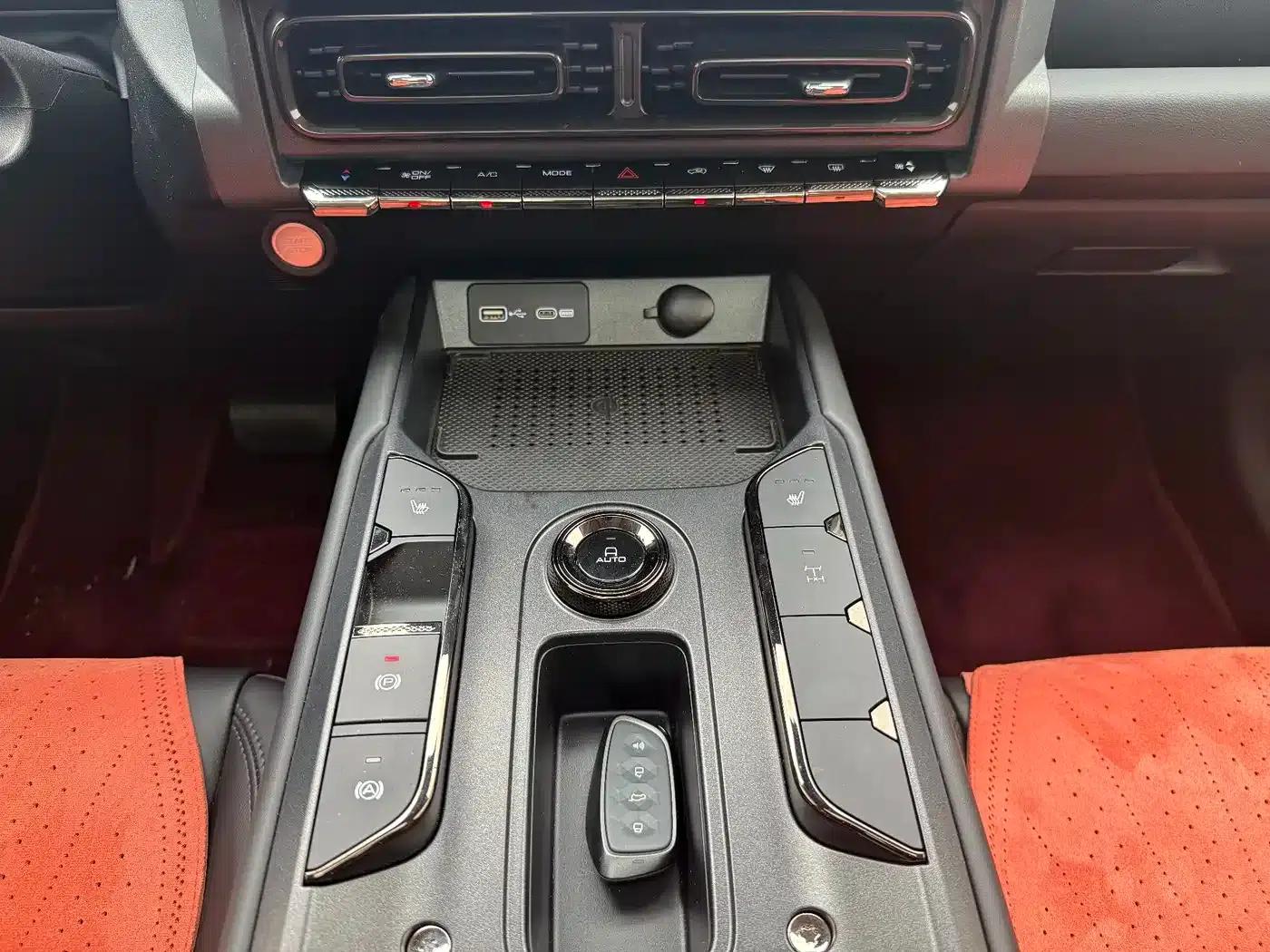 Haval Raptor 2025 Fuel-Powered 2.0T 4WD Ultra — миниатюра 13