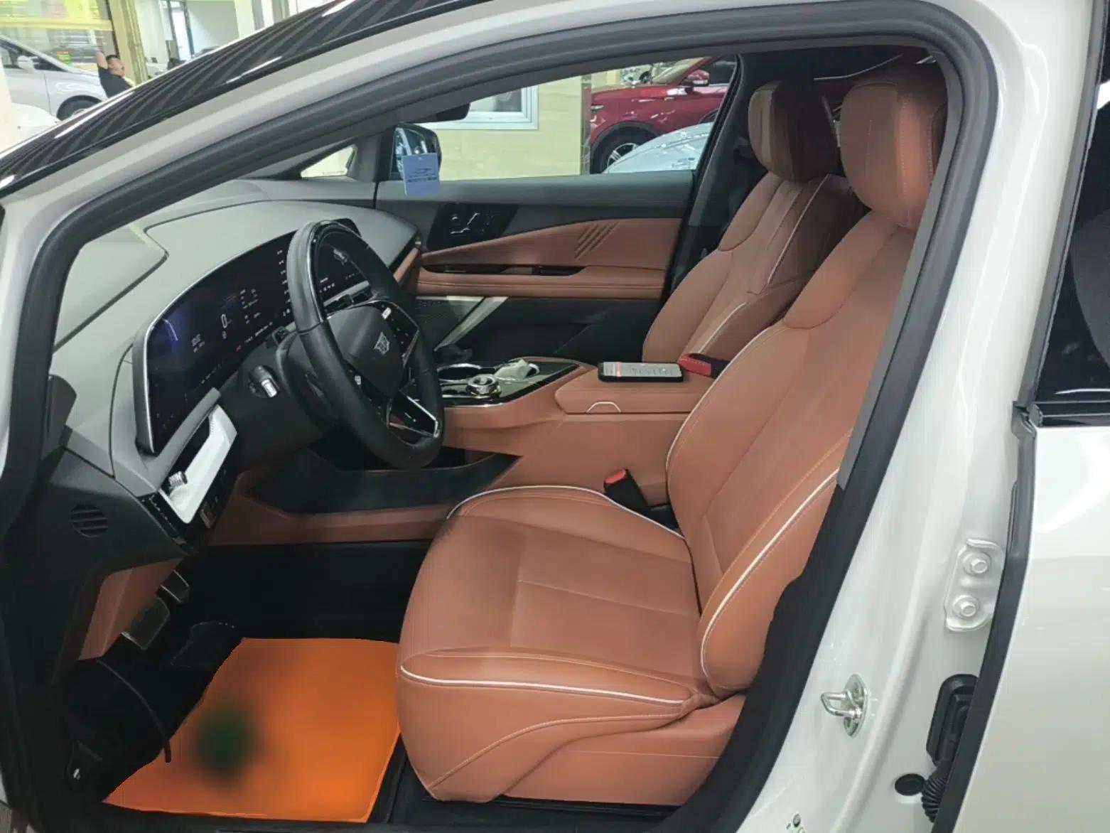 Cadillac OPTIQ 2024 Four-Wheel Drive Long-Range Version — миниатюра 17