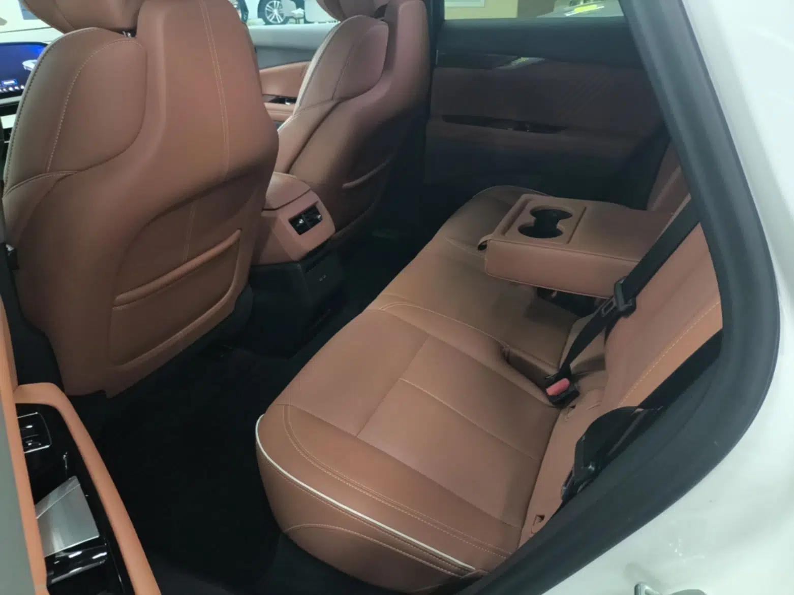 Cadillac OPTIQ 2024 Four-Wheel Drive Long-Range Version — миниатюра 20