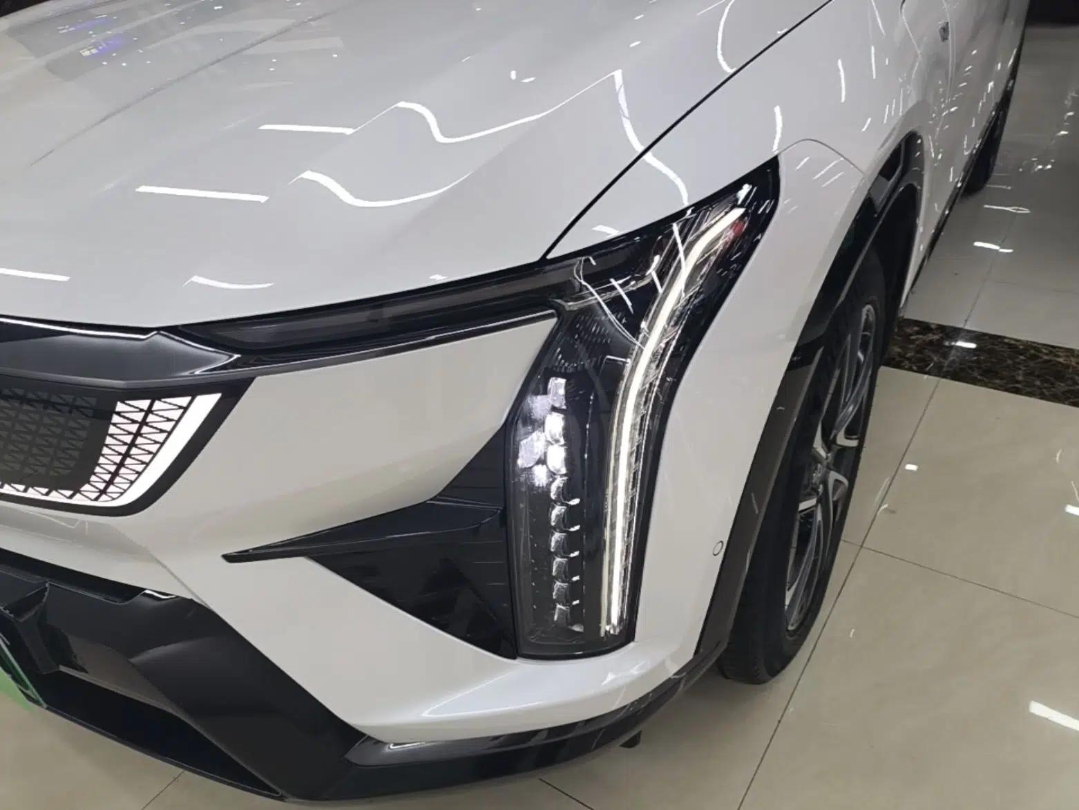 Cadillac OPTIQ 2024 Four-Wheel Drive Long-Range Version — миниатюра 8