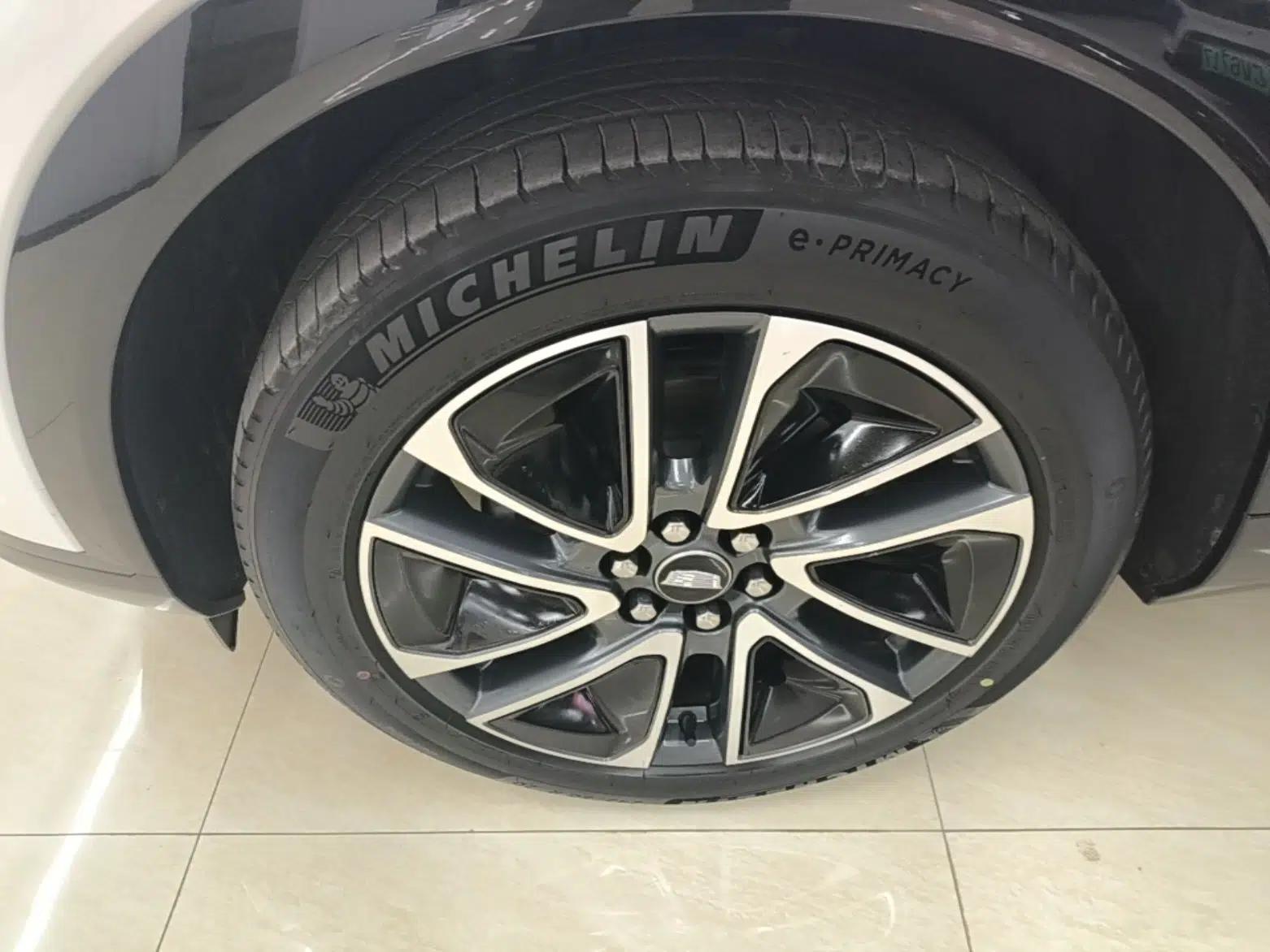 Cadillac OPTIQ 2024 Four-Wheel Drive Long-Range Version — миниатюра 10