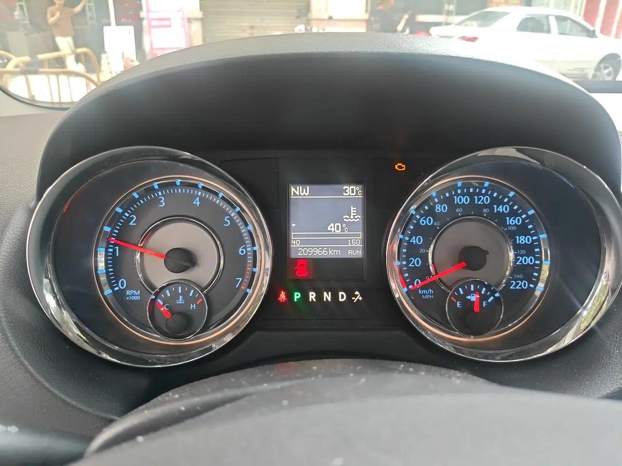 Chrysler Grand Voyager 2013 3.6L Luxury Edition — миниатюра 11