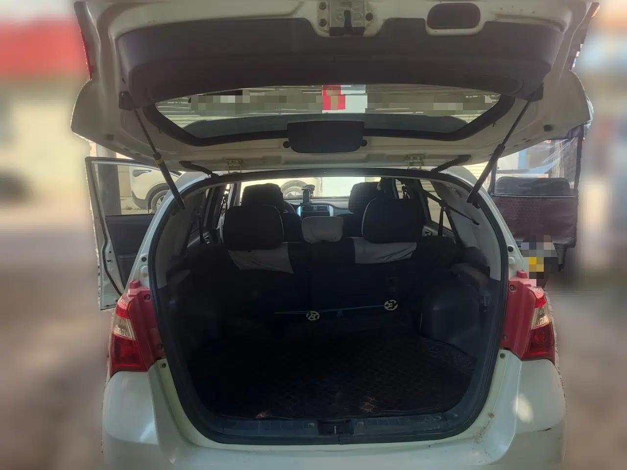 Suzuki Liana A6 2014 Hatchback 1.4L Manual Enjoyment Model — миниатюра 19