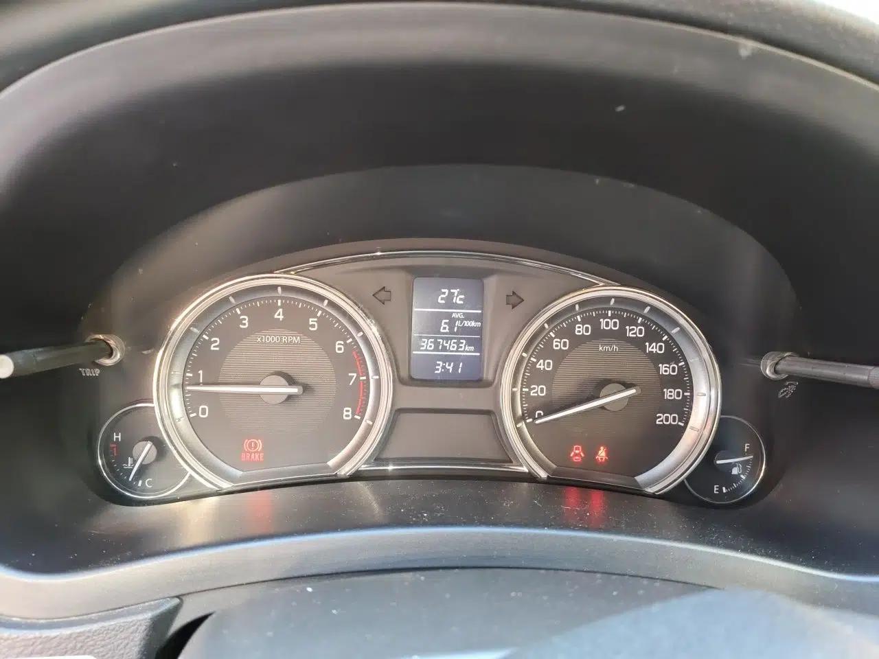 Suzuki Alivio 2015 1.6L Manual Enjoyment Model — миниатюра 11