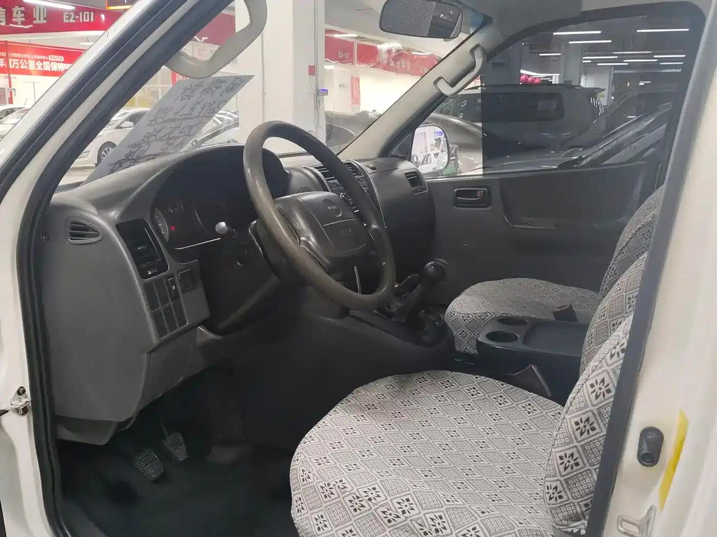 Grace 2019 2.0L Express Comfort 7-seater National VI Emission Standard 1TZS — миниатюра 3