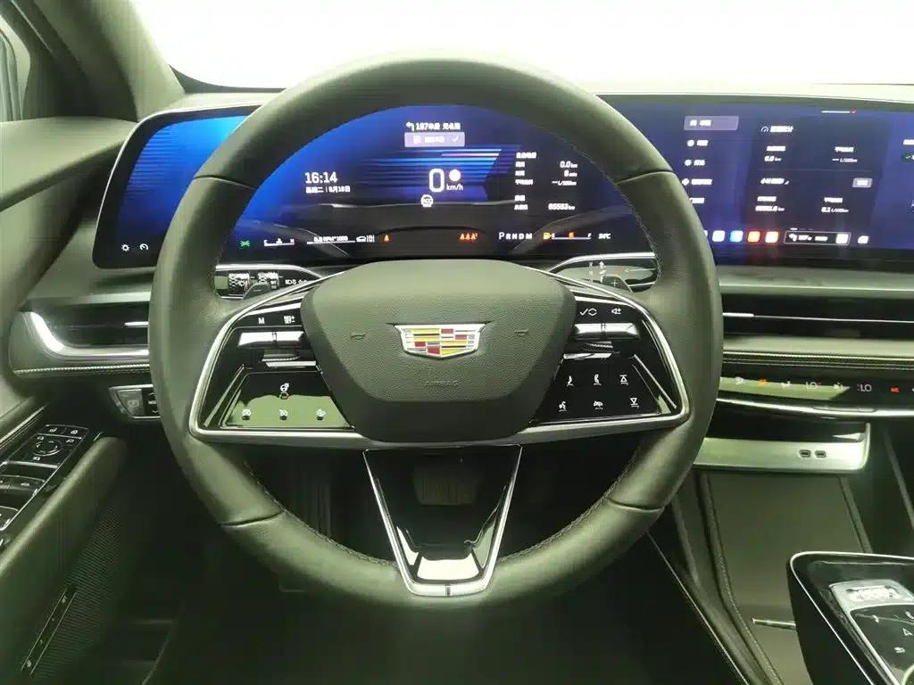2023 Cadillac GT4 25T Luxury — миниатюра 11