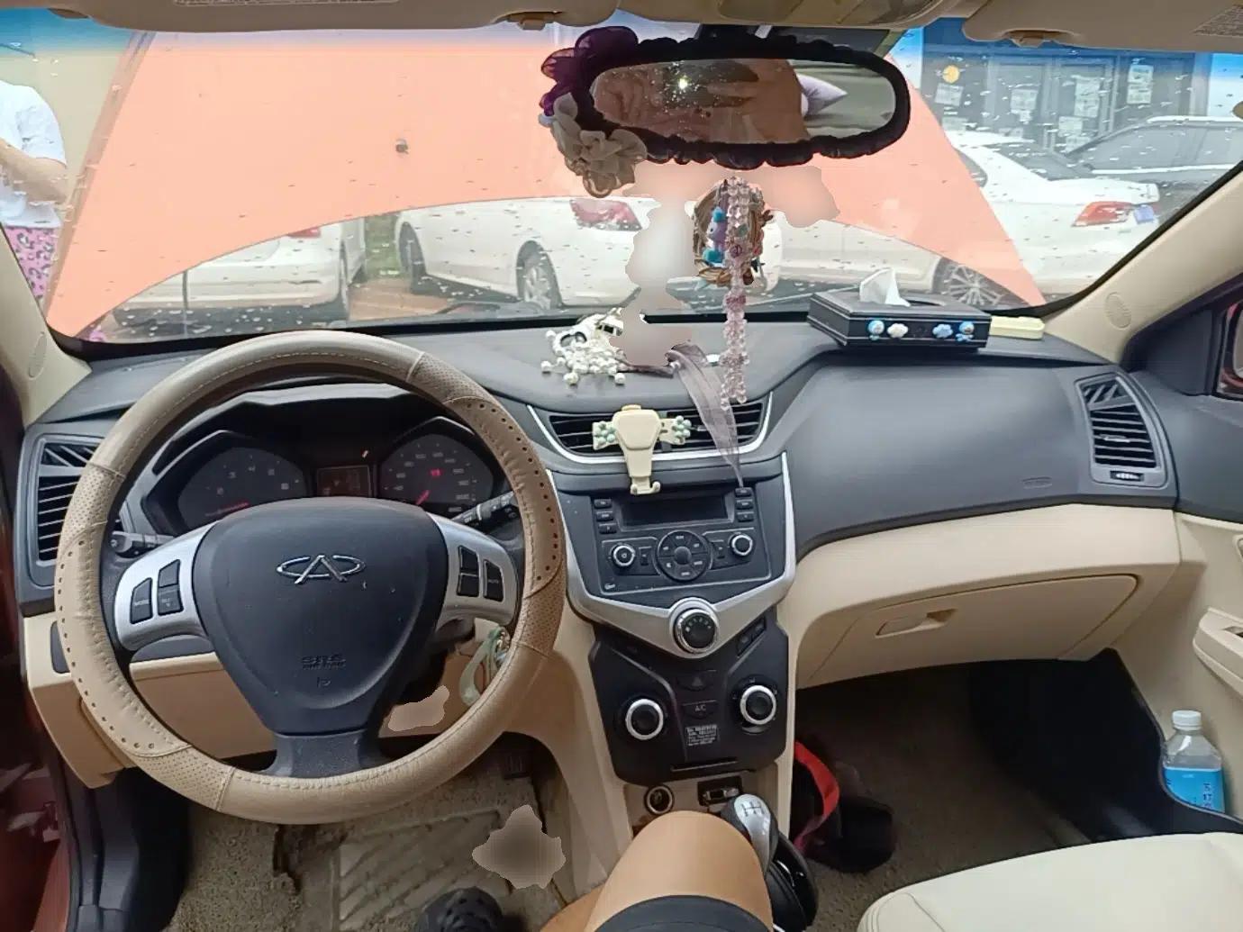 Chery Fengyun 2 2013 Hatchback 1.5L Manual Kuaiyi Edition — миниатюра 9