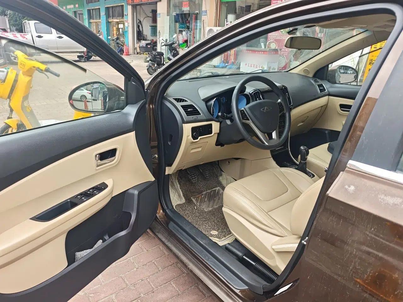 Chery E3 2013 1.5L Manual ZhiShang Model — миниатюра 16