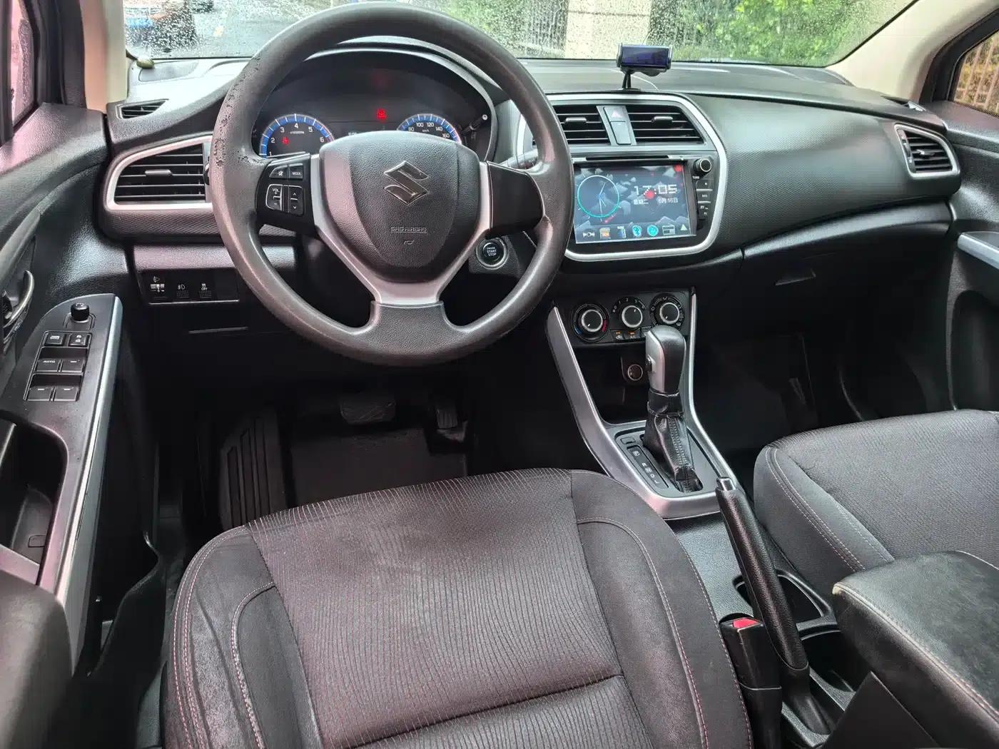 2014 Vitara 1.6L CVT 2WD Entry-level — миниатюра 16