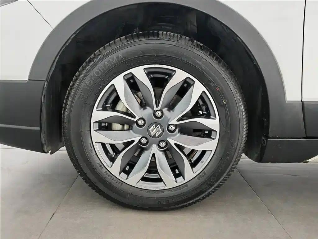 Xiaotu 2017 1.6L CVT 2WD Urban Progressive Edition — миниатюра 17