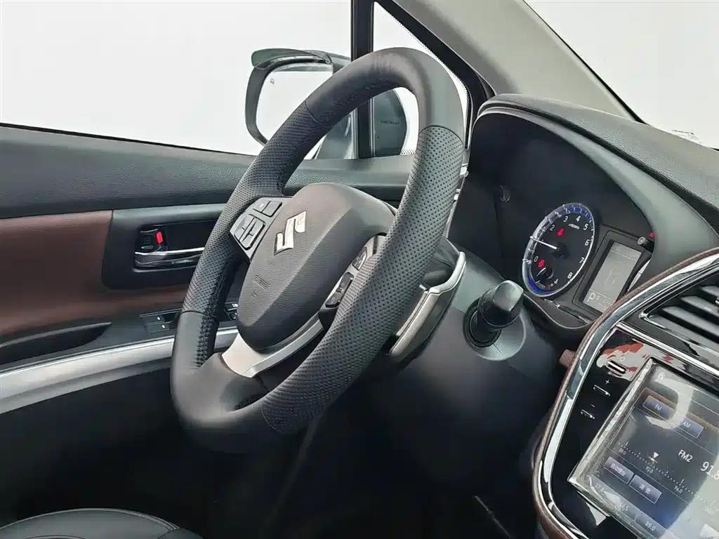 Xiaotu 2017 1.6L CVT 2WD Urban Progressive Edition — миниатюра 22