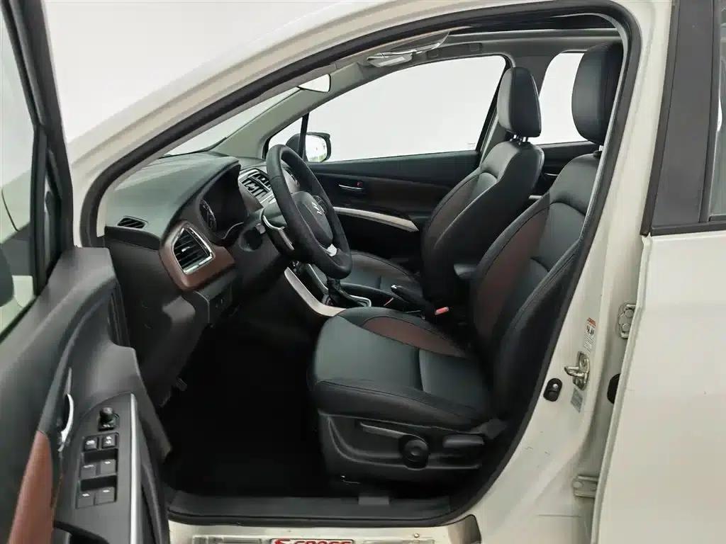 Xiaotu 2017 1.6L CVT 2WD Urban Progressive Edition — миниатюра 10