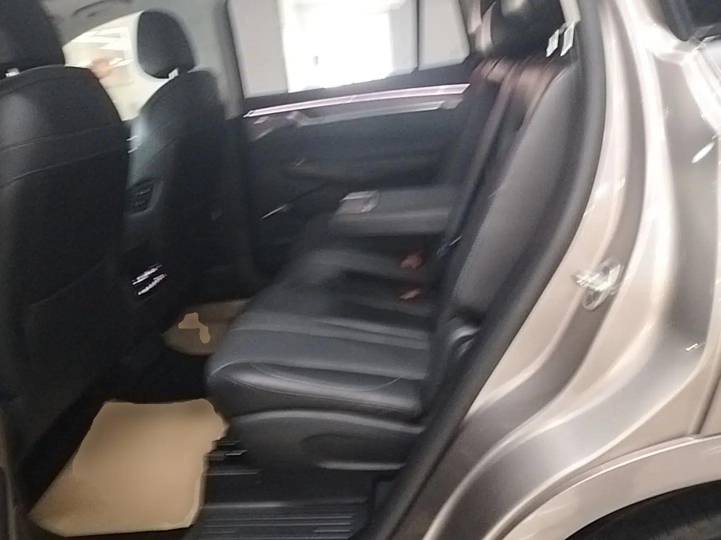 Roewe RX9 2023 2.0T Two-Wheel Drive Enjoyment Version — миниатюра 26