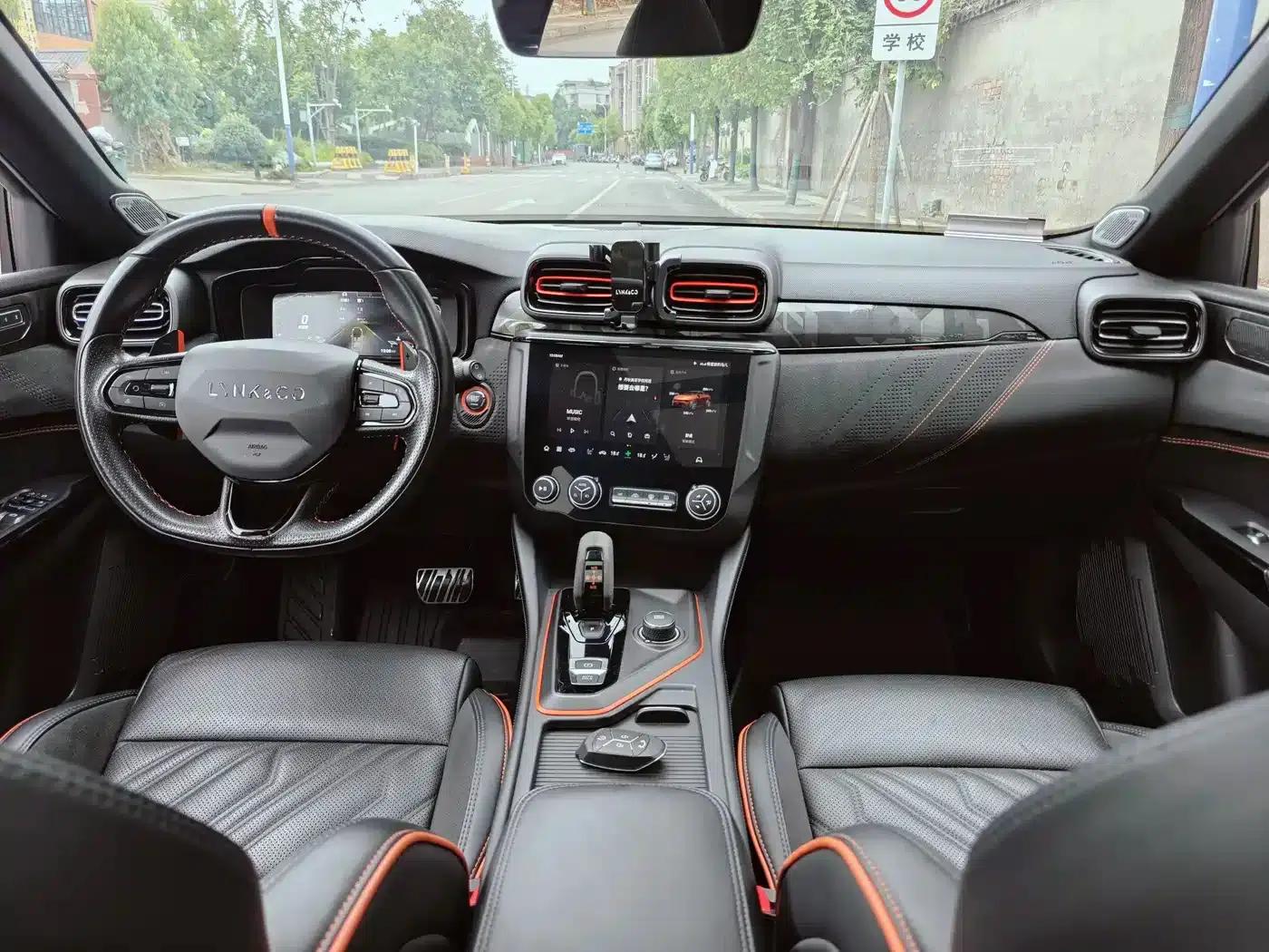 Lynk & Co 02 Hatchback 2021 2.0TD Halo — миниатюра 12