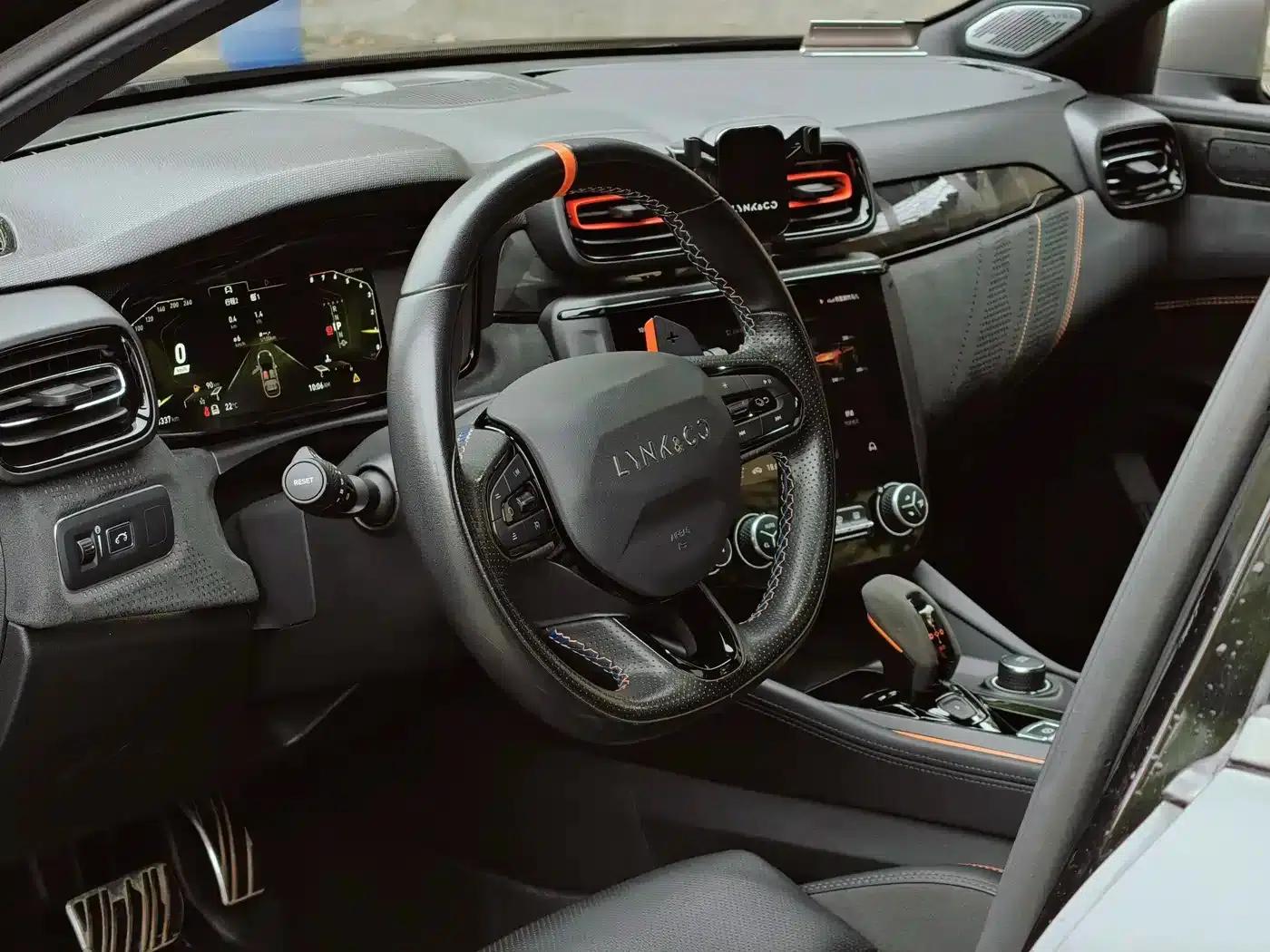 Lynk & Co 02 Hatchback 2021 2.0TD Halo — миниатюра 7