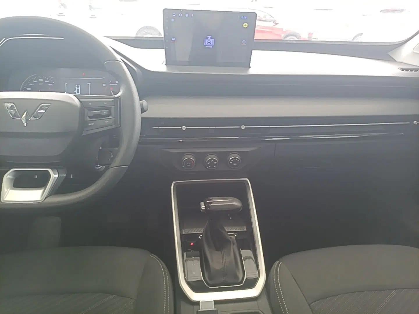 Wuling Alvez 2023 1.5L CVT Comfort Edition — миниатюра 15