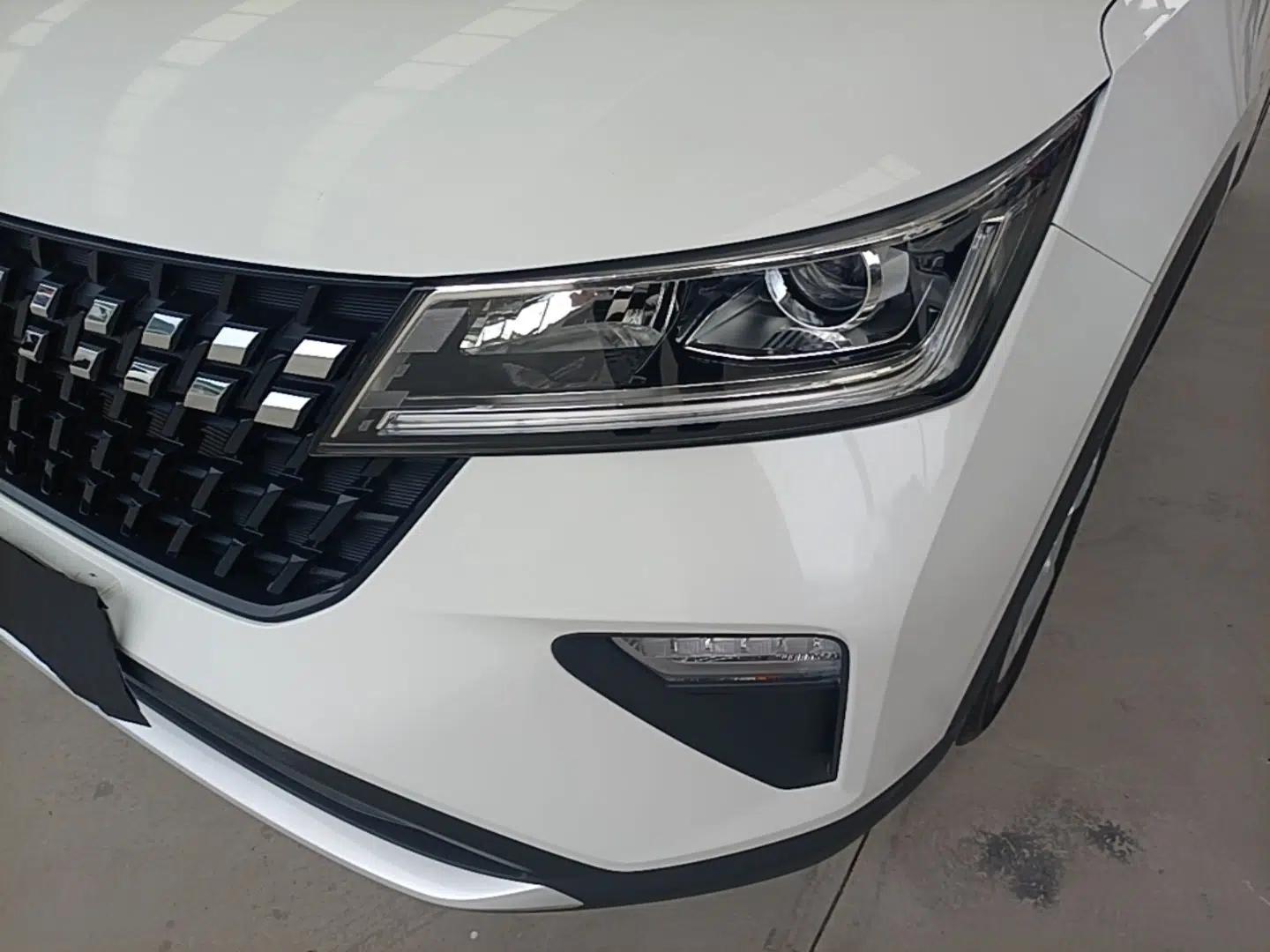 Wuling Alvez 2023 1.5L CVT Comfort Edition — миниатюра 8