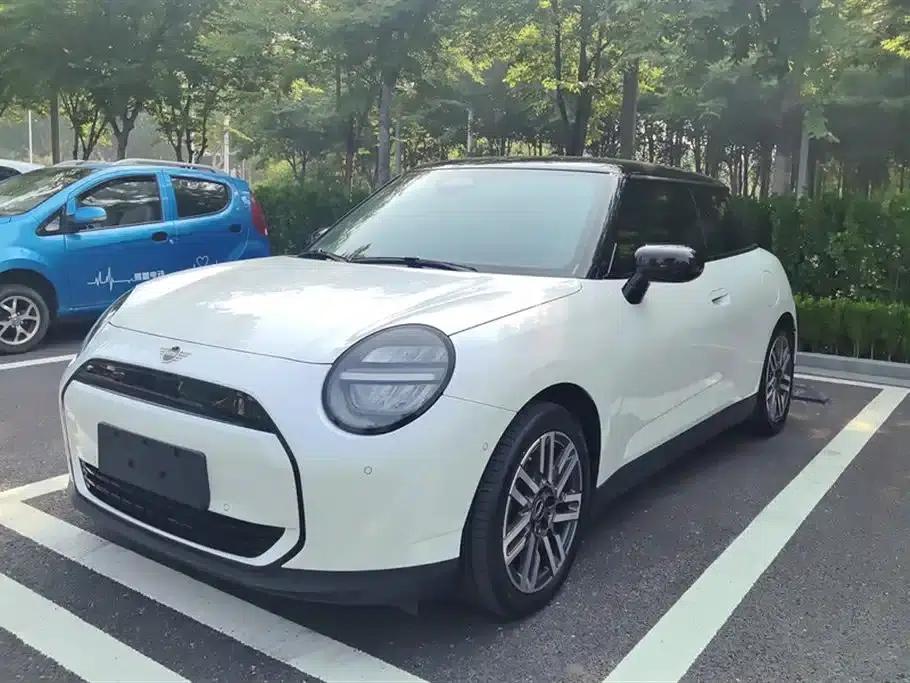 2024 Electric MINI Cooper (456km/h) - Classic Style — миниатюра 1