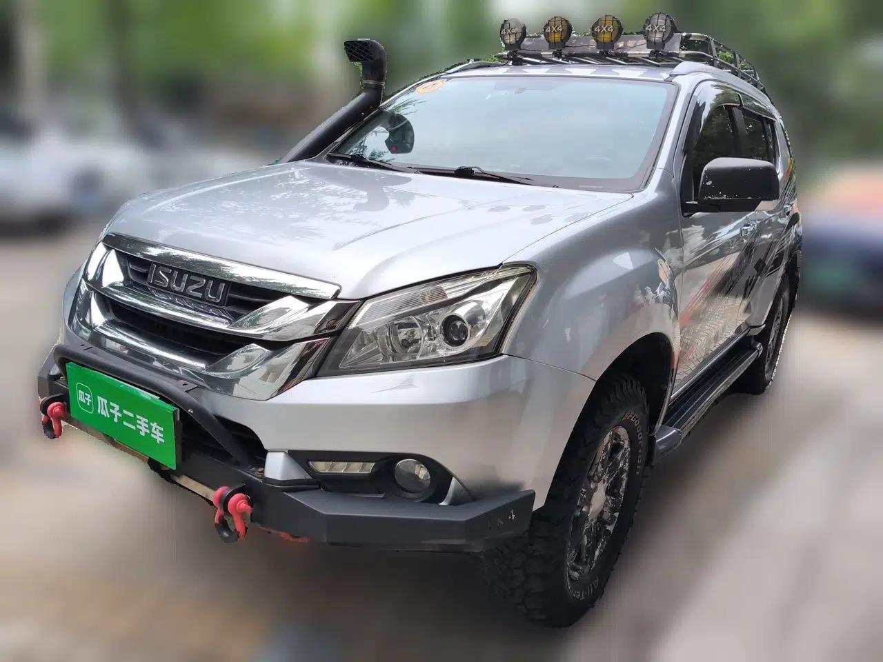 Isuzu mu-X 2015 2.5T Four-Wheel Drive Automatic Luxury 7-Seater — миниатюра 1