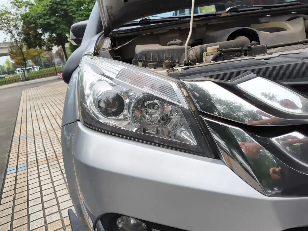 Isuzu mu-X 2015 2.5T Four-Wheel Drive Automatic Luxury 7-Seater — миниатюра 7