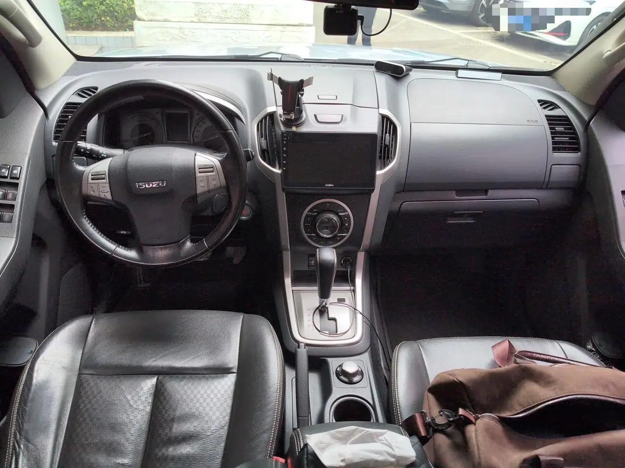 Isuzu mu-X 2015 2.5T Four-Wheel Drive Automatic Luxury 7-Seater — миниатюра 9
