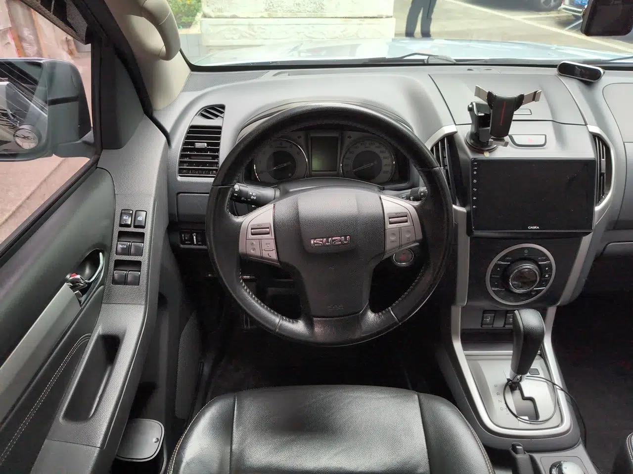 Isuzu mu-X 2015 2.5T Four-Wheel Drive Automatic Luxury 7-Seater — миниатюра 10