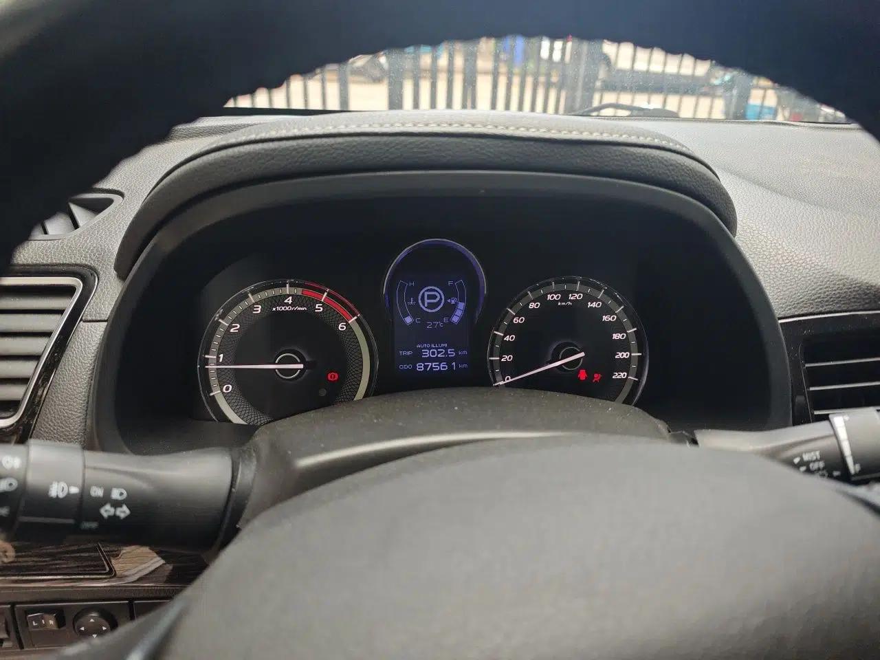 Isuzu mu-X 2018 1.9T Diesel Automatic 2WD Kinetix Edition 5 Seats — миниатюра 11