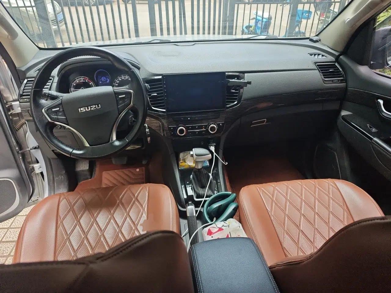 Isuzu mu-X 2018 1.9T Diesel Automatic 2WD Kinetix Edition 5 Seats — миниатюра 9