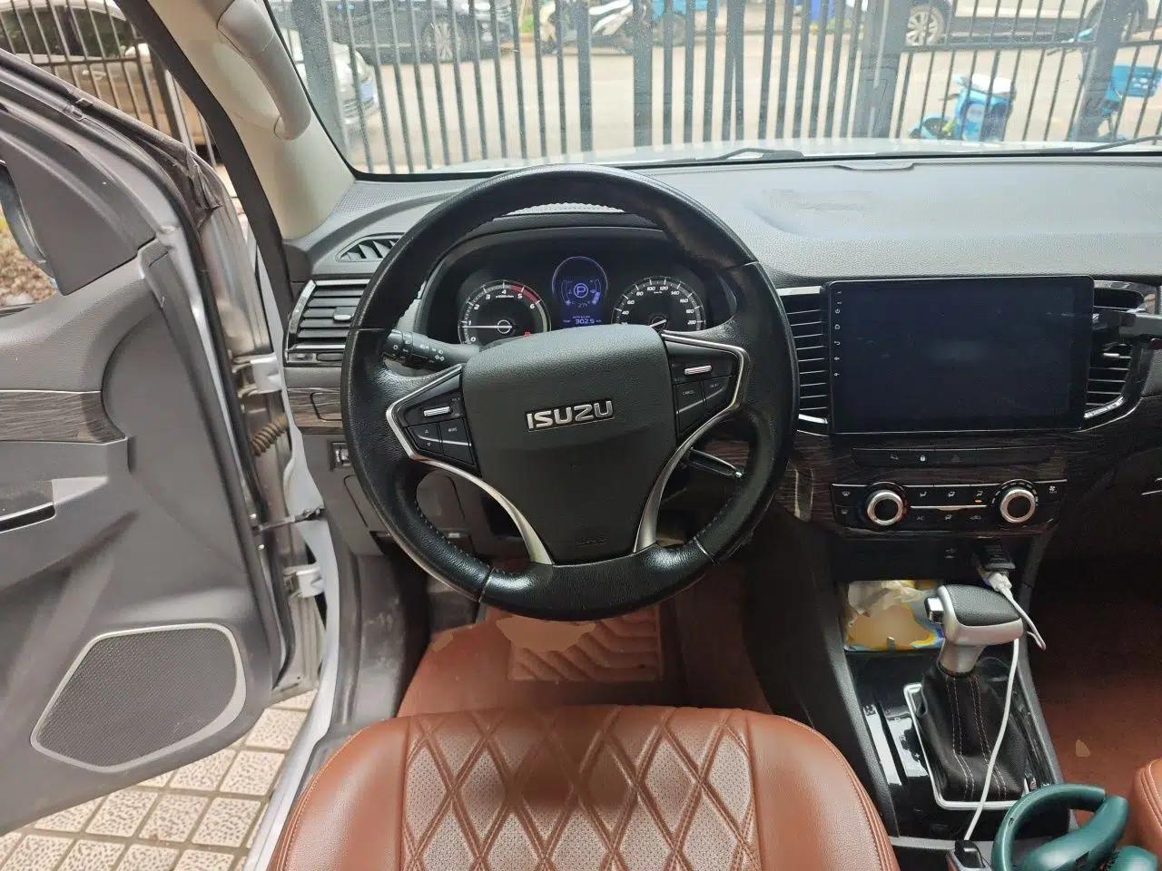 Isuzu mu-X 2018 1.9T Diesel Automatic 2WD Kinetix Edition 5 Seats — миниатюра 10