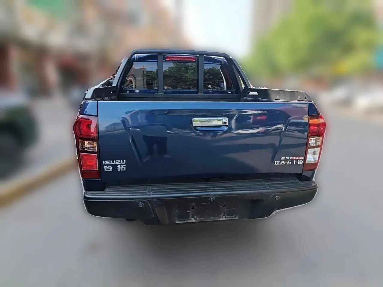 Isuzu D-MAX 2020 2.5T Two-Wheel Drive Manual Flagship Version China VI Emission Standard JE4D25Q6A — миниатюра 5