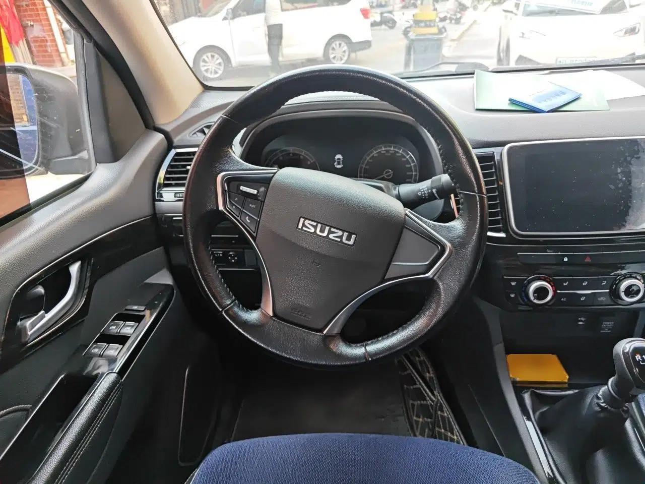 Isuzu D-MAX 2020 2.5T Two-Wheel Drive Manual Flagship Version China VI Emission Standard JE4D25Q6A — миниатюра 10